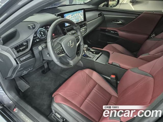 Lexus ES300h 2025 — Photo 6/19
