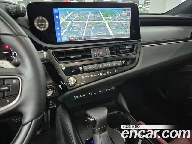 Lexus ES300h 2025 — Photo 13/19