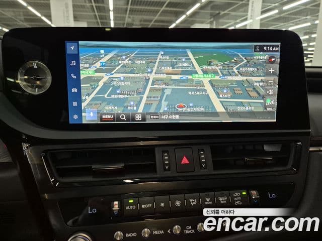 Lexus ES300h 2025 — Photo 18/19