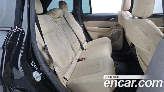 Jeep Grand Cherokee 2023 — Фото 11/20