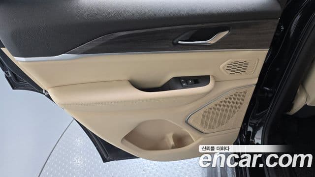 Jeep Grand Cherokee 2023 — Photo 8/31