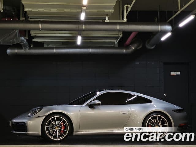 Porsche 911 2021 — Photo 18/20