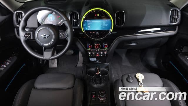 Mini Cooper Countryman 2023 — Фото 10/20