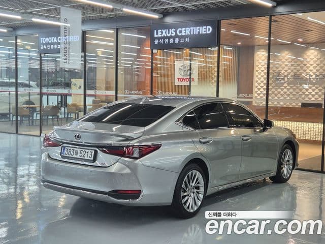 Lexus ES300h 2025 — Şəkil 2/19