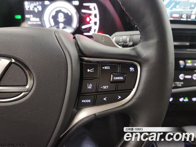 Lexus ES300h 2025 — Şəkil 1/19