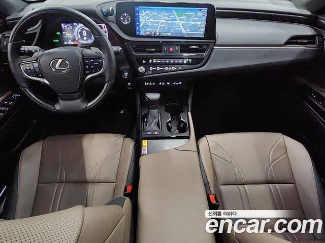 Lexus ES300h 2025 — Şəkil 18/19
