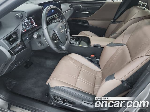 Lexus ES300h 2025 — Şəkil 10/19