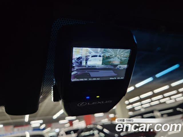 Lexus ES300h 2025 — Şəkil 9/19