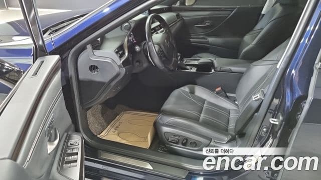 Lexus ES300h 2021 — Şəkil 10/18
