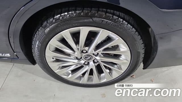 Lexus ES300h 2021 — Şəkil 14/18