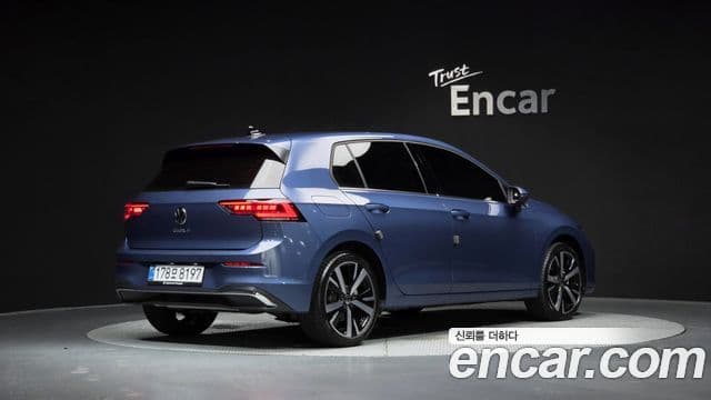Volkswagen Golf 2026 — Şəkil 17/36