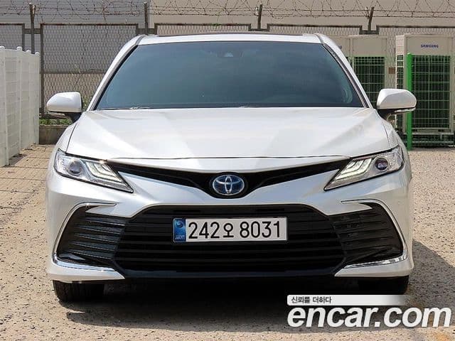 Toyota Camry 2024 — ფოტო 4/20