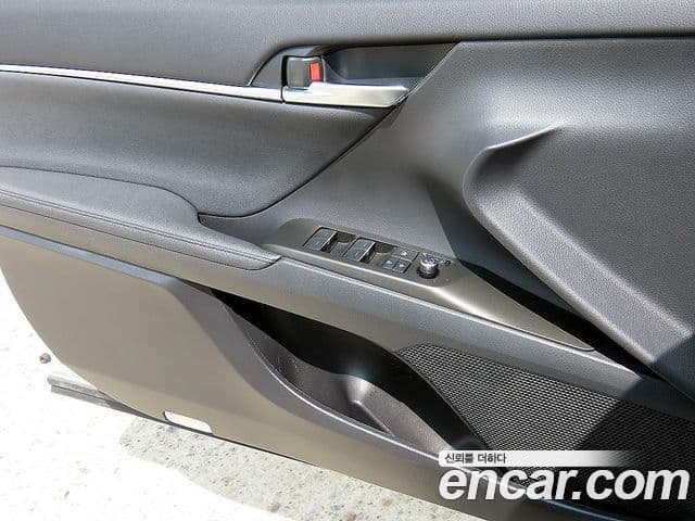Toyota Camry 2024 — ფოტო 5/20