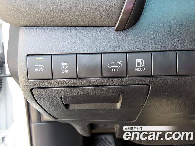 Toyota Camry 2024 — ფოტო 9/20