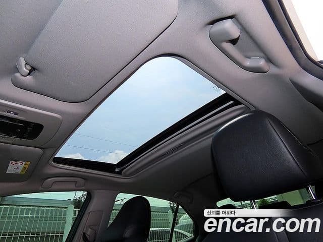 Toyota Camry 2024 — ფოტო 17/20