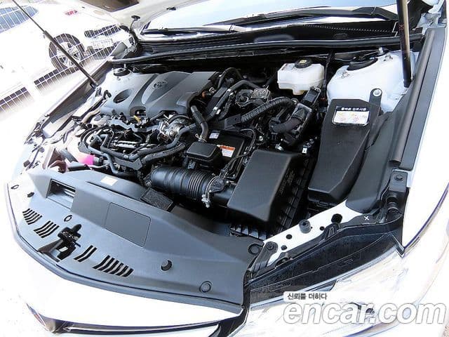 Toyota Camry 2024 — ფოტო 16/20