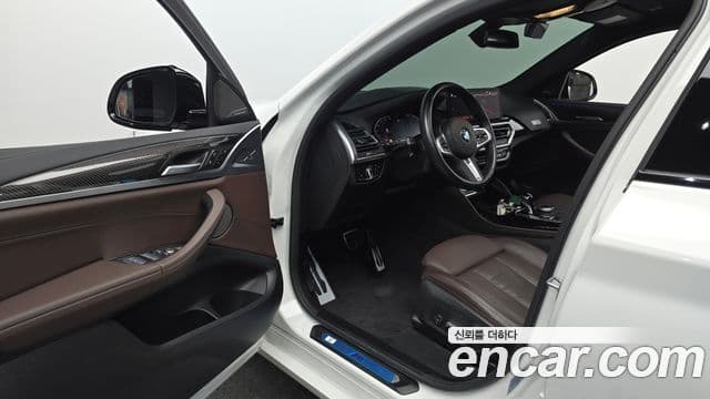 BMW X4 2023 — Фото 10/20