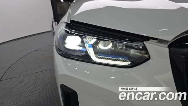 BMW X4 2023 — Photo 21/32