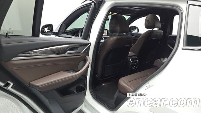 BMW X4 2023 — Photo 10/32