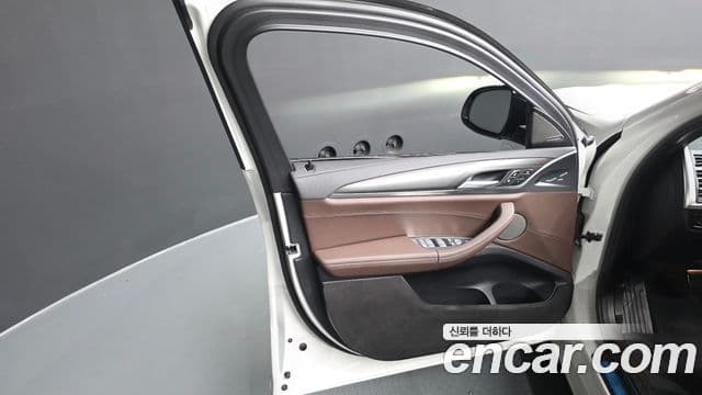 BMW X4 2025 — Şəkil 34/39