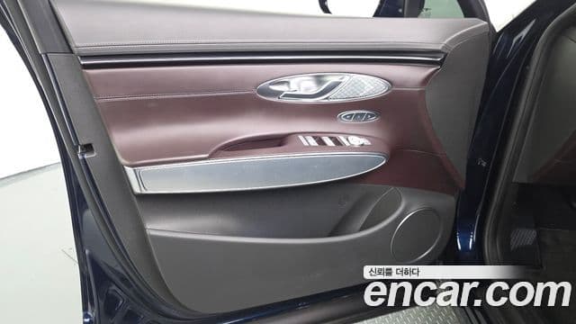 Genesis GV70 2022 — Photo 30/33