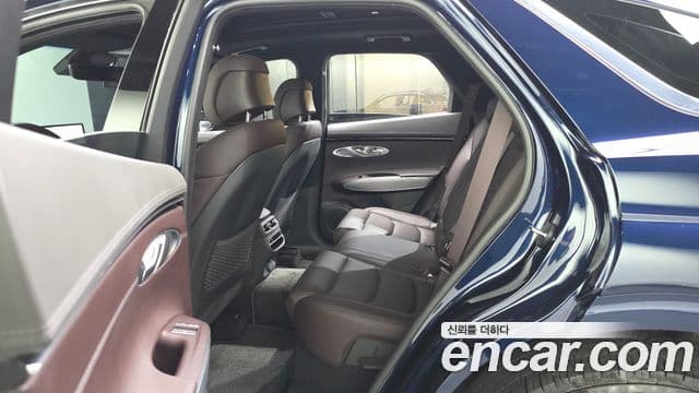Genesis GV70 2022 — Photo 21/33