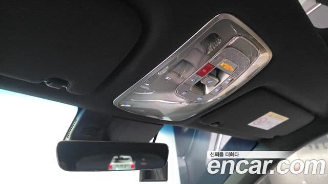Genesis GV70 2022 — Photo 15/33