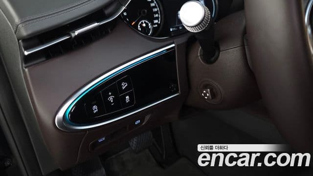 Genesis GV70 2022 — Photo 8/33