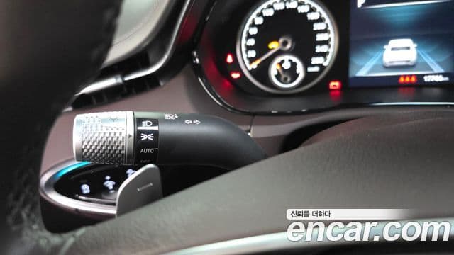 Genesis GV70 2022 — Photo 17/33