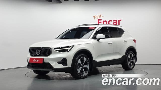 Volvo XC40 2024 — Photo 5/31