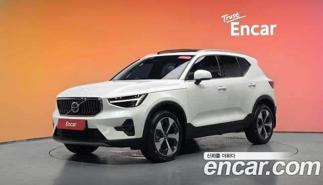 Volvo XC40 2024 — Фото 1/20