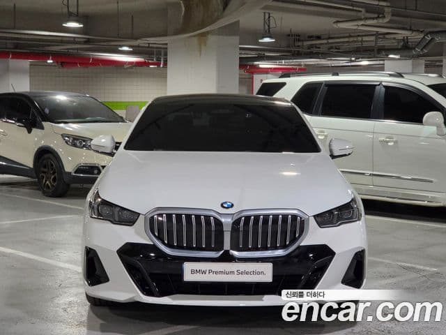 BMW 5 Series 2023 — Şəkil 16/20