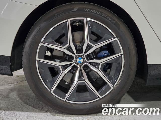 BMW 5 Series 2023 — Şəkil 18/20