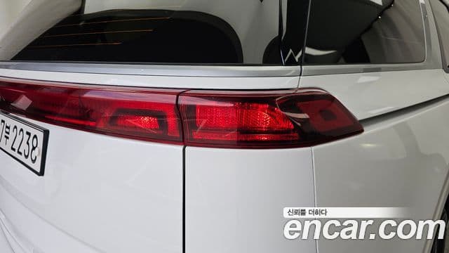 Kia Carnival 2022 — Photo 17/34