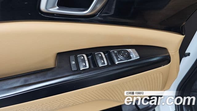 Kia Carnival 2022 — Photo 9/34