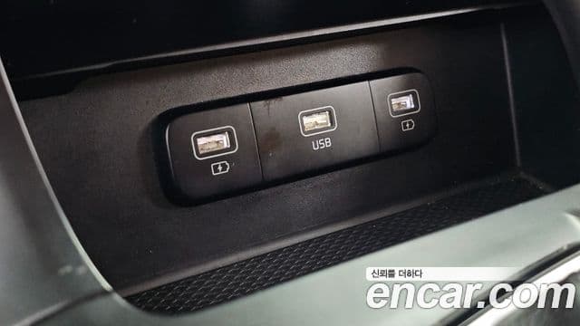 Kia Carnival 2022 — Photo 19/34