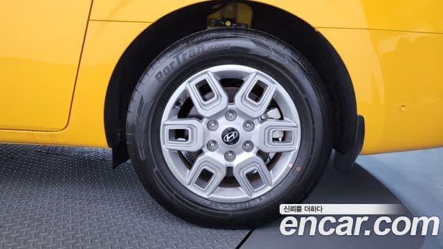 Hyundai Staria 2026 — Photo 14/33
