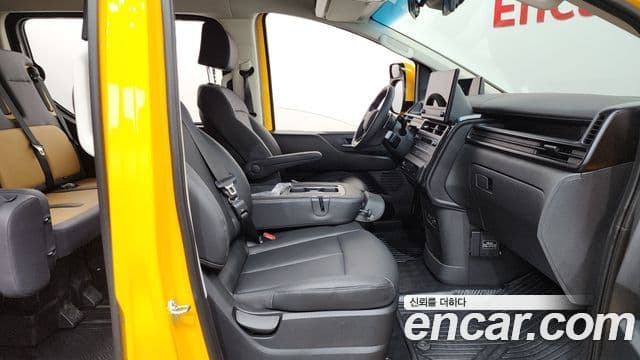 Hyundai Staria 2026 — Photo 28/33