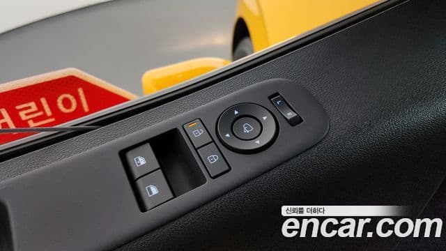 Hyundai Staria 2026 — Photo 18/33