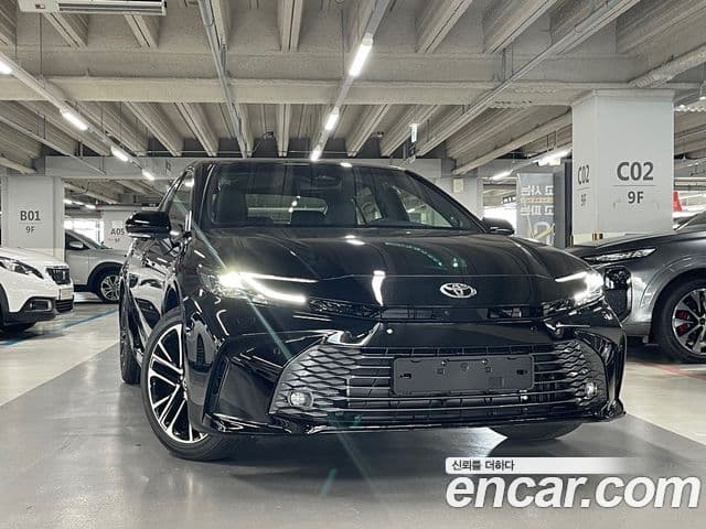 Toyota Camry 2026 — Şəkil 2/16