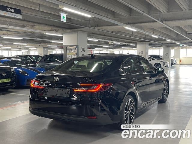 Toyota Camry 2026 — Şəkil 12/16