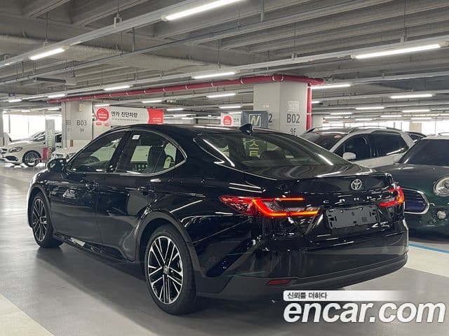 Toyota Camry 2026 — Şəkil 11/16