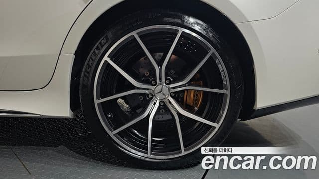 Mercedes-Benz AMG GT 2023 — Şəkil 34/39