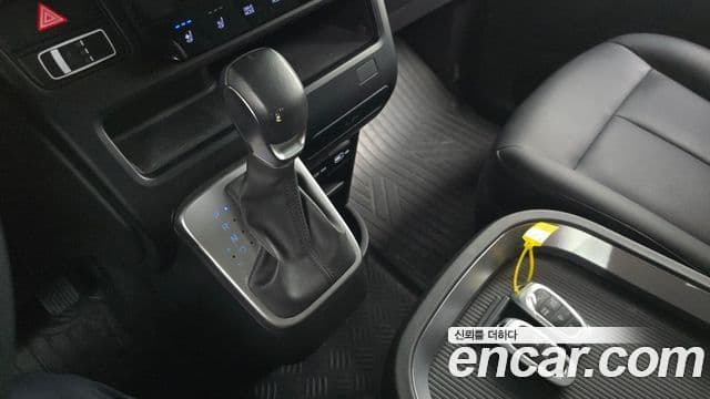 Hyundai Staria 2023 — Фото 9/20