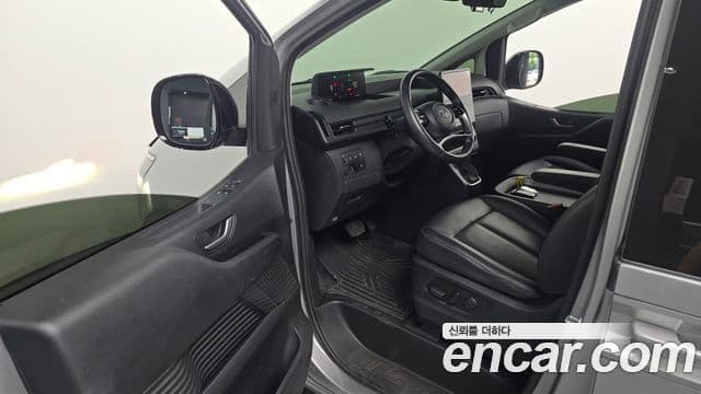 Hyundai Staria 2023 — Фото 10/20