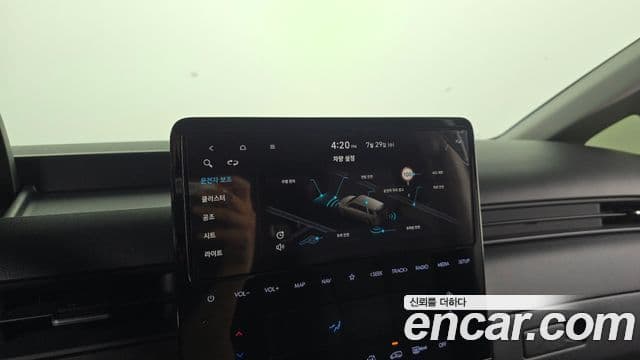 Hyundai Staria 2023 — Фото 15/20