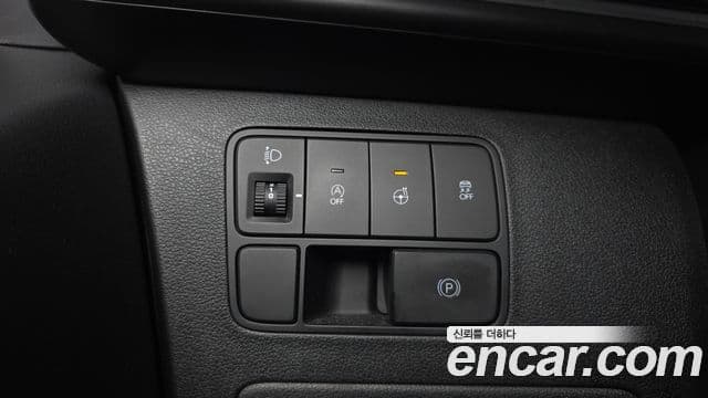 Hyundai Staria 2023 — Фото 17/20
