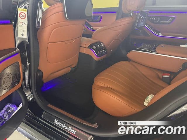 Mercedes-Benz S-Class 2022 — Photo 17/19