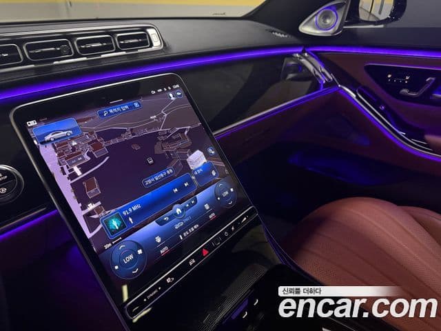 Mercedes-Benz S-Class 2022 — Photo 8/19