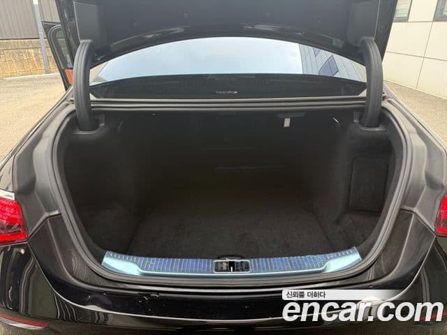Mercedes-Benz S-Class 2022 — Photo 4/19